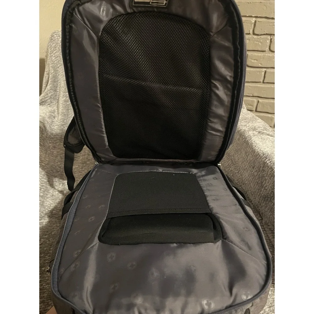 SwissGear 1900 ScanSmart Backpack - fits up to 17